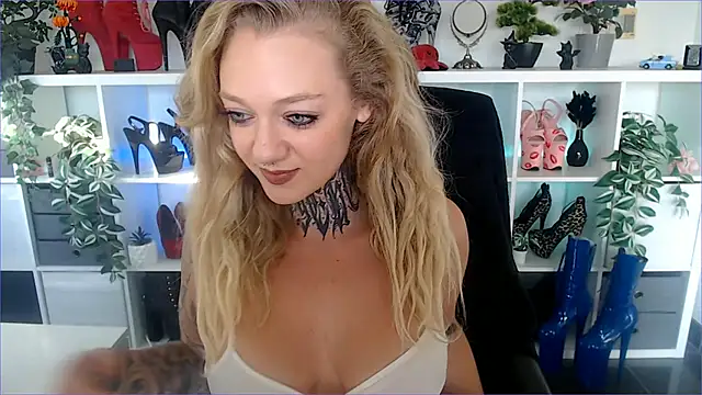 Valery Venom online show from May 4, 3:08 pm