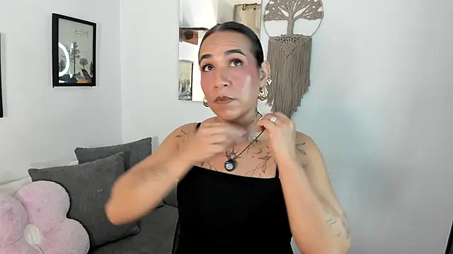 Snapshot of electra_hunt chatting on May 27, 9:50 am electra hunt online show from May 27, 9:50 am