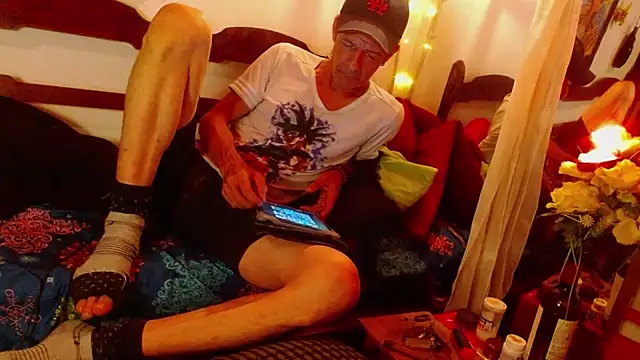 laye19 online show from February 12, 7:03 am