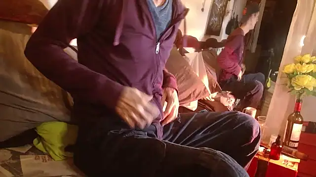 laye19 online show from March 24, 8:08 am