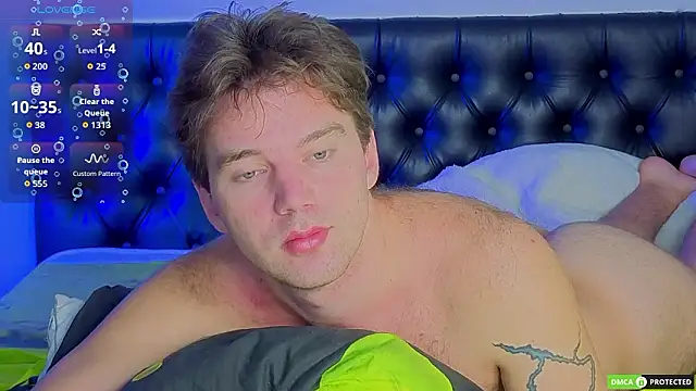 ArthurWhitee online show from March 9, 3:32 am