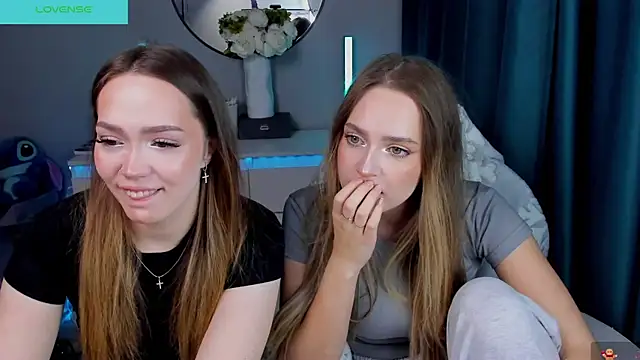 YaraKroft  online show from December 16, 5:29 pm