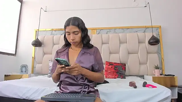 Snapshot of Hanna_lens chatting on July 10, 7:38 pm Hanna lens online show from July 10, 7:38 pm