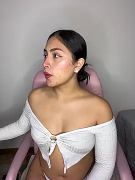 Snapshot of _Danaa chatting on March 21, 7:13 pm  Danaa online show from March 21, 7:13 pm