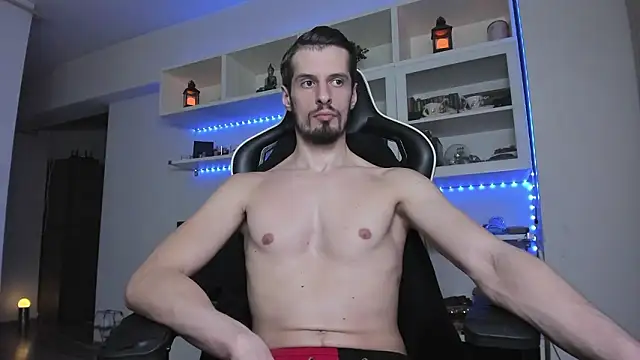 Snapshot of ToddClaytonn chatting on February 6, 5:23 am ToddClaytonn online show from February 6, 5:23 am