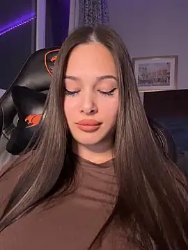 EricaWalls online show from November 11, 10:54 pm