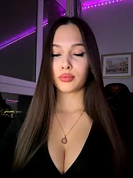 EricaWalls online show from December 14, 3:17 pm