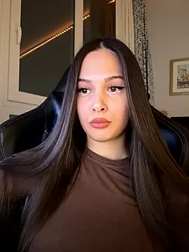 EricaWalls online show from January 11, 3:28 pm