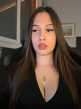 EricaWalls online show from March 17, 8:45 pm