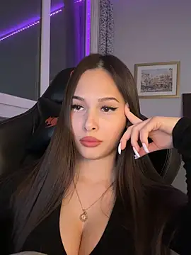 EricaWalls online show from March 25, 7:20 pm