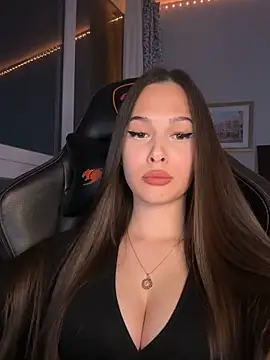 EricaWalls online show from April 16, 6:52 pm