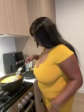 XXXLollipopsJuicy online show from January 1, 6:26 am