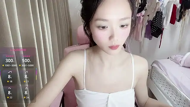 Snapshot of Puff-521 chatting on February 13, 1:51 pm Puff-521 online show from February 13, 1:51 pm