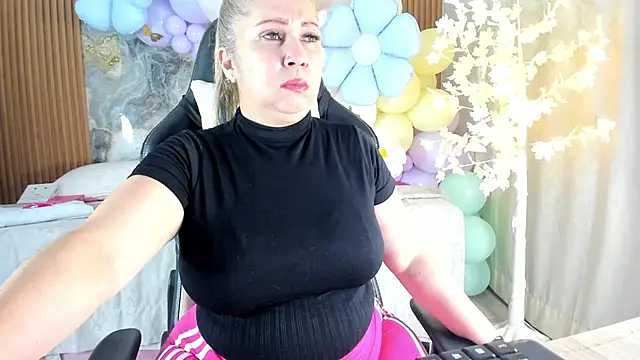 Danna topless online show from April 13, 12:10 pm