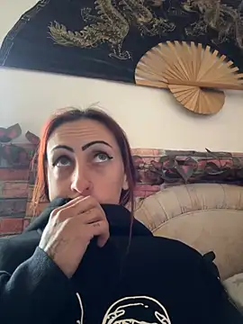 Snapshot of kriszy_baby chatting on March 20, 9:04 am kriszy baby online show from March 20, 9:04 am