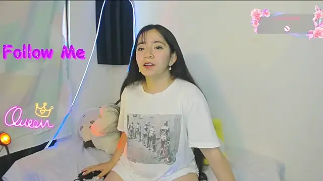 litle mily  online show from May 9, 9:53 pm