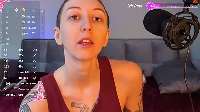 lovelylucyy online show from February 1, 8:47 pm