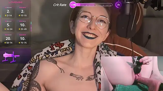 lovelylucyy online show from March 19, 4:14 am