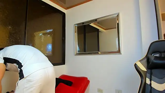 julian wallace online show from February 4, 7:53 pm