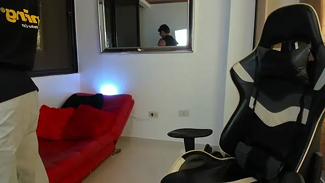 julian wallace online show from March 6, 4:36 pm