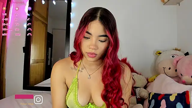 Snapshot of Lee_Ash chatting on October 14, 6:03 am Lee Ash online show from October 14, 6:03 am