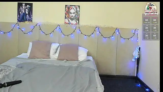 Snapshot of MuscleXXXBarbie chatting on December 30, 12:43 am MuscleXXXBarbie online show from December 30, 12:43 am