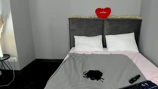 MuscleXXXBarbie online show from February 14, 9:17 am