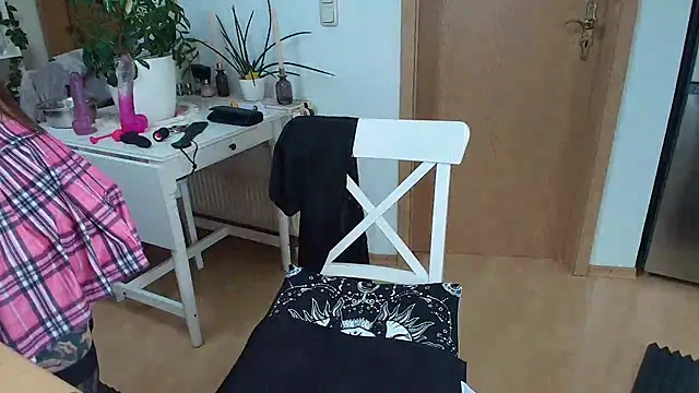 Snapshot of BrownieyQueen chatting on February 7, 2:04 pm BrownieyQueen online show from February 7, 2:04 pm