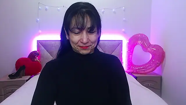 Snapshot of LiluGrants chatting on February 21, 7:15 pm LiluGrants online show from February 21, 7:15 pm