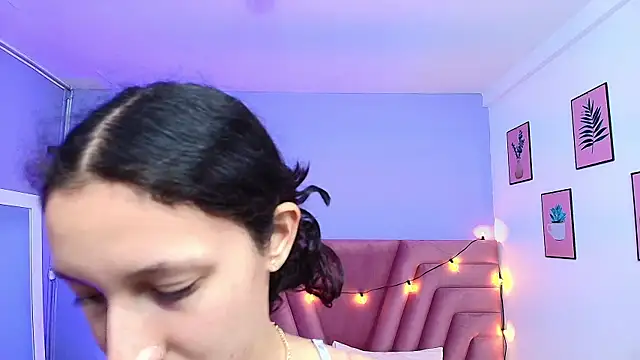 Beautifulskinny18 online show from February 7, 7:49 pm