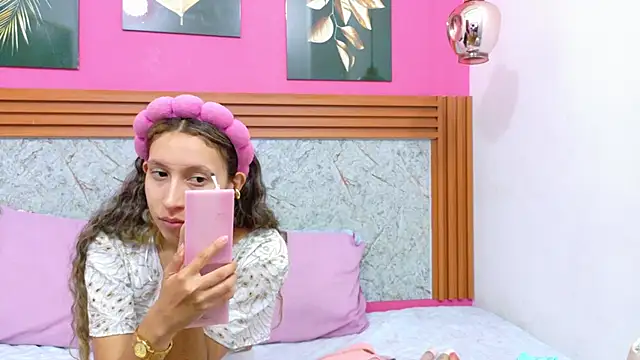 Beautifulskinny18 online show from February 15, 7:32 pm