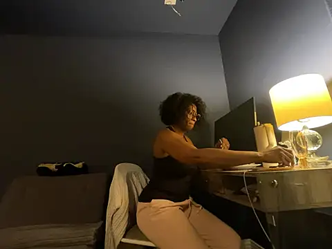 wynterheat online show from April 6, 1:47 am