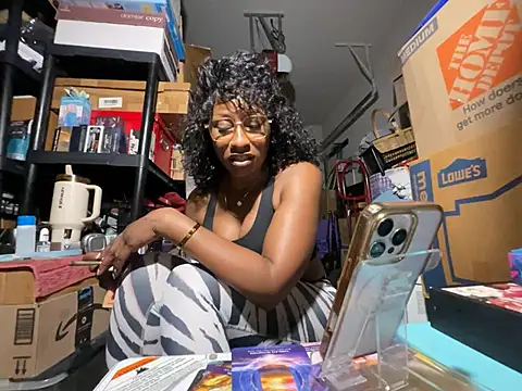 Snapshot of wynterheat chatting on June 29, 10:15 am wynterheat online show from June 29, 10:15 am