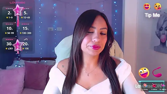 Snapshot of Paulina_627 chatting on January 17, 4:43 pm Paulina 627 online show from January 17, 4:43 pm