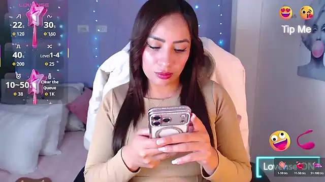 Snapshot of Paulina_627 chatting on February 15, 4:58 pm Paulina 627 online show from February 15, 4:58 pm