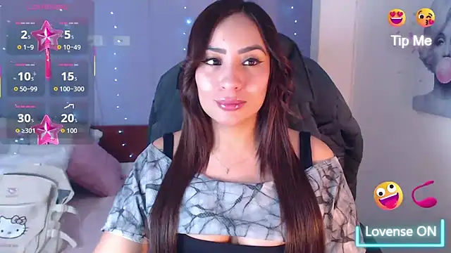 Snapshot of Paulina_627 chatting on February 20, 4:07 pm Paulina 627 online show from February 20, 4:07 pm