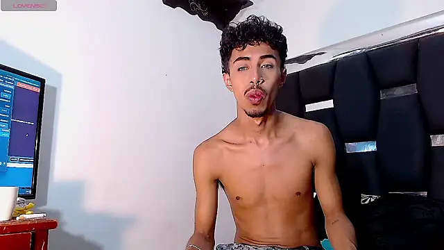 RyanRizzo online show from December 15, 1:57 am