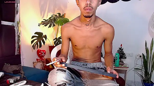 RyanRizzo online show from December 16, 8:48 pm