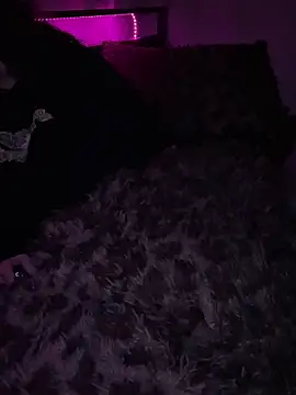 Snapshot of SummerV91 chatting on February 3, 6:22 am SummerV91 online show from February 3, 6:22 am