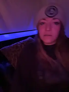 Snapshot of SummerV91 chatting on February 15, 11:45 pm SummerV91 online show from February 15, 11:45 pm