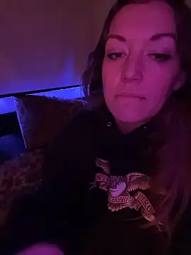 Snapshot of SummerV91 chatting on February 20, 12:07 am SummerV91 online show from February 20, 12:07 am