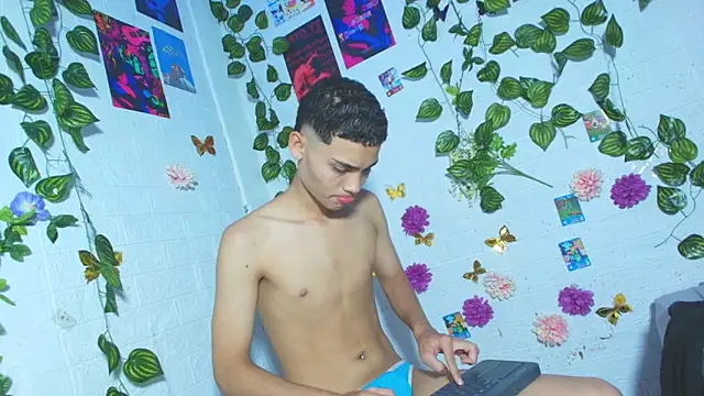 Snapshot of stevan1855 chatting on March 29, 9:59 pm stevan1855 online show from March 29, 9:59 pm