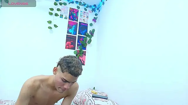 Snapshot of stevan1855 chatting on May 26, 5:03 am stevan1855 online show from May 26, 5:03 am