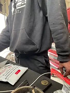 Snapshot of donnuozfutura chatting on February 25, 12:13 pm donnuozfutura online show from February 25, 12:13 pm