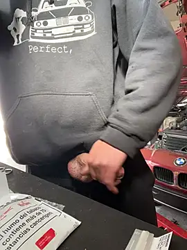 Snapshot of donnuozfutura chatting on March 4, 12:44 pm donnuozfutura online show from March 4, 12:44 pm