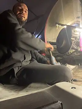 Snapshot of donnuozfutura chatting on March 15, 5:48 pm donnuozfutura online show from March 15, 5:48 pm