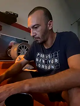 Snapshot of donnuozfutura chatting on October 5, 6:12 am donnuozfutura online show from October 5, 6:12 am