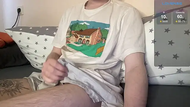 Snapshot of tyler_8x chatting on December 16, 11:12 am tyler 8x online show from December 16, 11:12 am