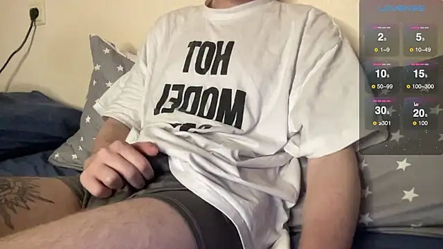 Snapshot of tyler_8x chatting on December 25, 7:13 pm tyler 8x online show from December 25, 7:13 pm