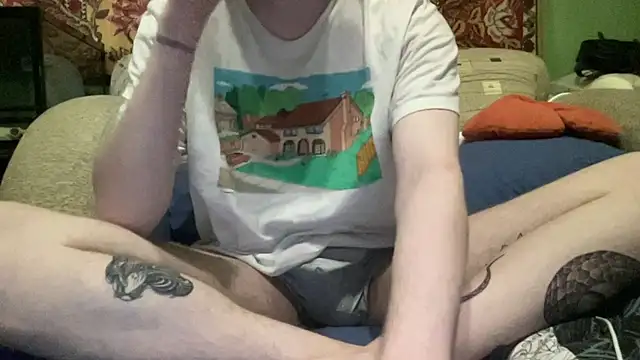 Snapshot of tyler_8x chatting on March 13, 11:41 am tyler 8x online show from March 13, 11:41 am